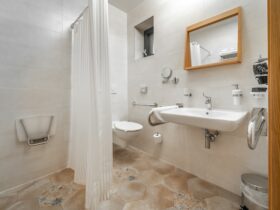 3 reasons to purchase a toilet riser